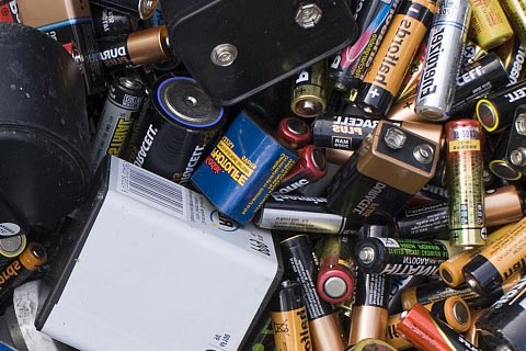 高价回收废旧电瓶√电车锂电池回收-专业锂电池回收